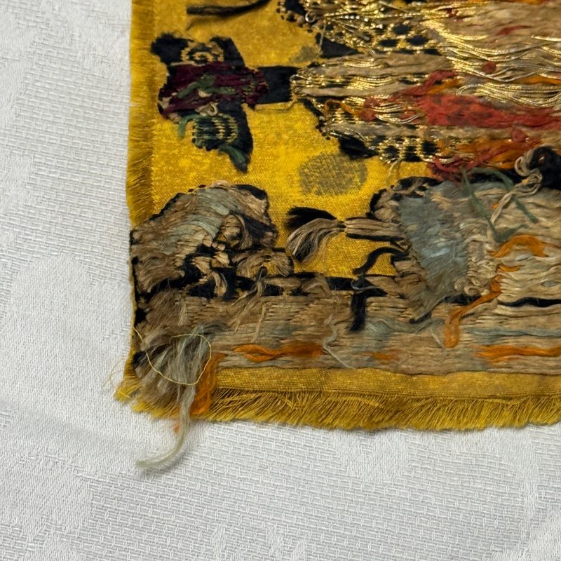 A small Chinese gold-thread brocade 'Dragon' panel - 图11