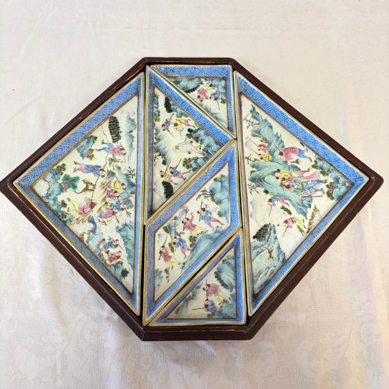 A Chinese famille rose 'Foreigners Hunting' six-piece sweetmeat set on a wooden tray - 图18