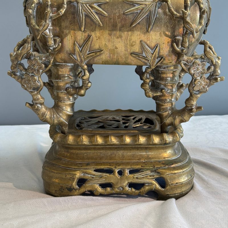 A Vietnamese bronze covered censer and stand - 图23