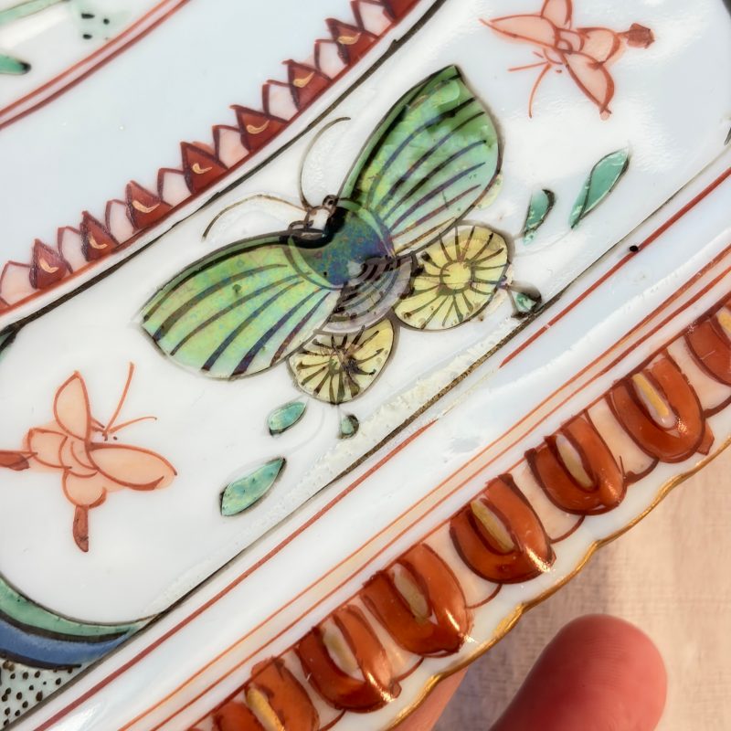 An unusual large octagonal Chinese famille verte dish with a lady playing the qin - 图15