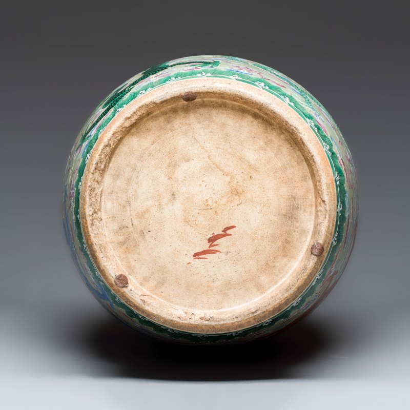 A large Chinese famille rose celadon-ground 'Dragon' vase - 图7