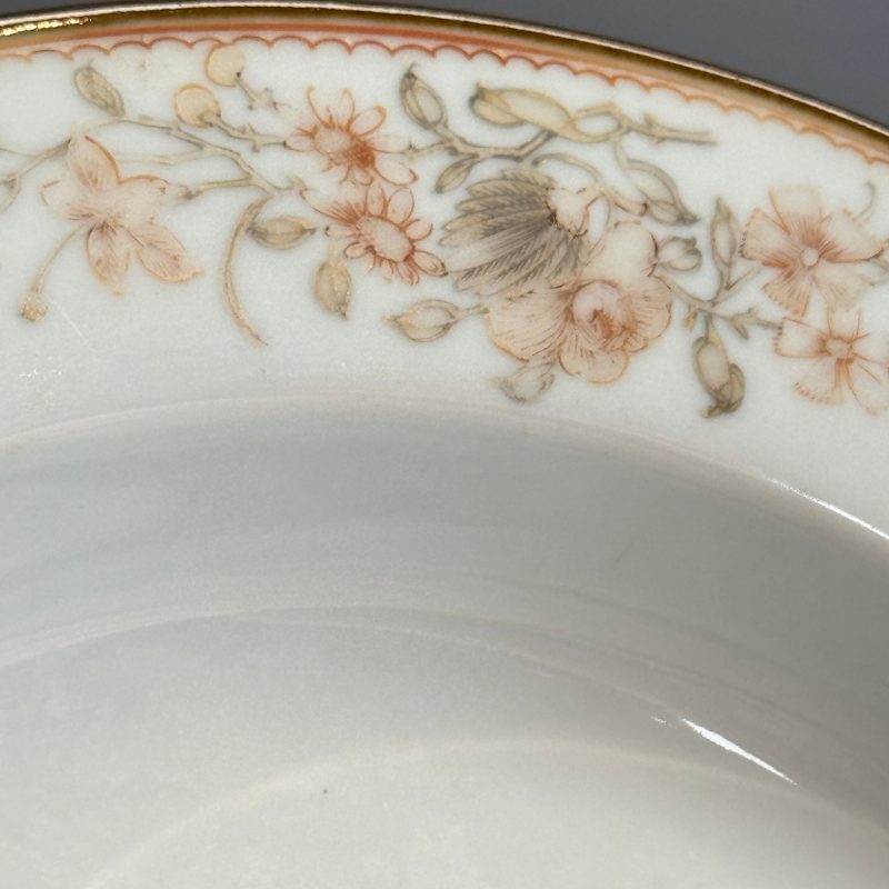 A Chinese famille rose armorial plate with the arms of Valckenier of Amsterdam for the Dutch market - 图10