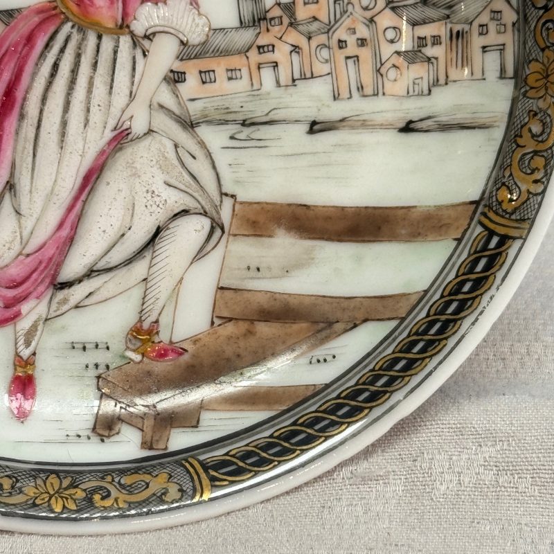 A pair of Chinese famille rose 'Milkmaid' saucers - 图8