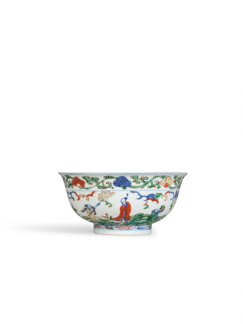A fine wucai ‘immortals’ bowl, Mark and period of Wanli | 明萬曆　五彩仙人圖盌　《大明萬曆年製》款 - 图2