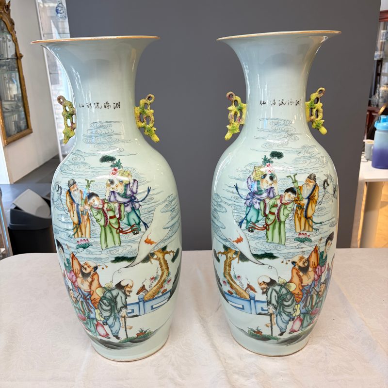 A pair of Chinese famille rose 'Immortals' vases - 图8