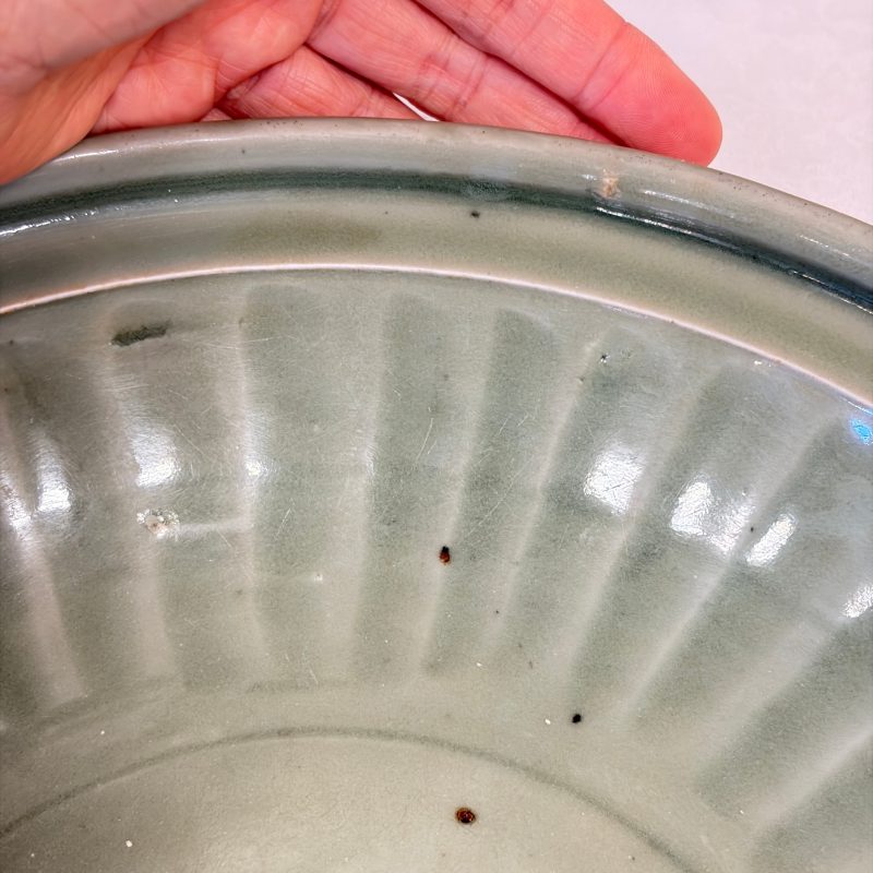 A Chinese Longquan celadon dish with incised floral design - 图5