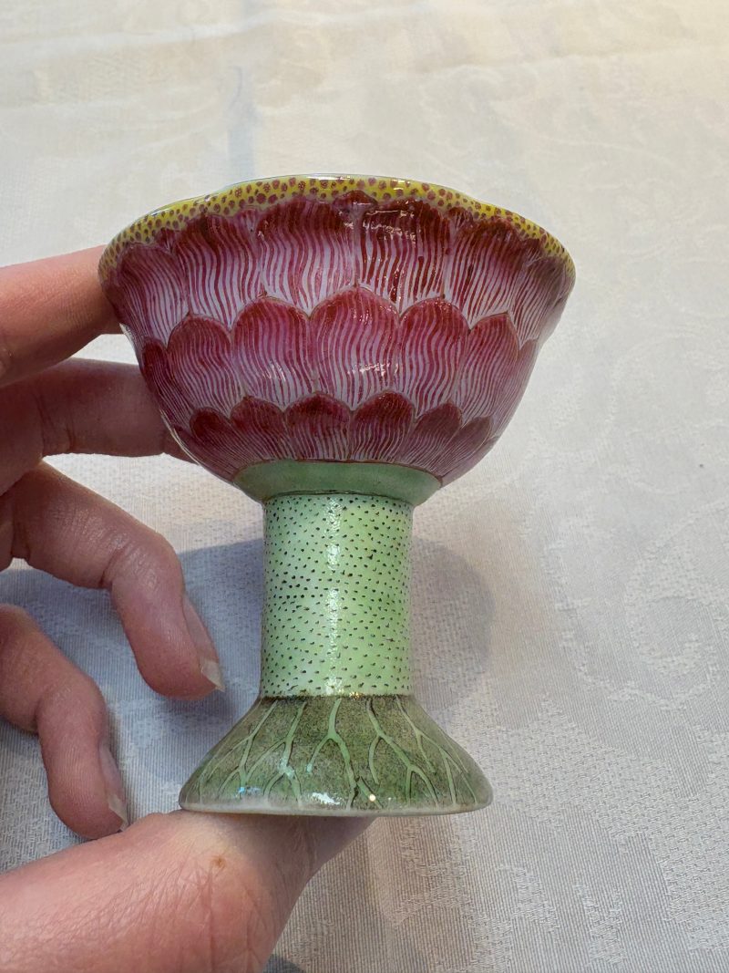 A pair of rare Chinese famille rose lotus-shaped stem cups - 图10
