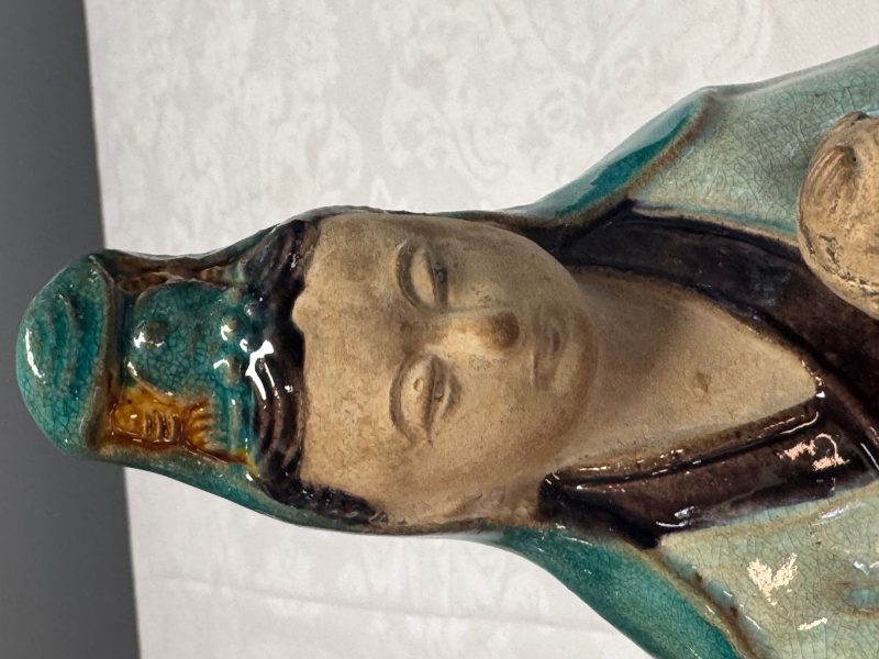 A Chinese Fahua-glazed stoneware 'Guanyin and Child' group - 图8