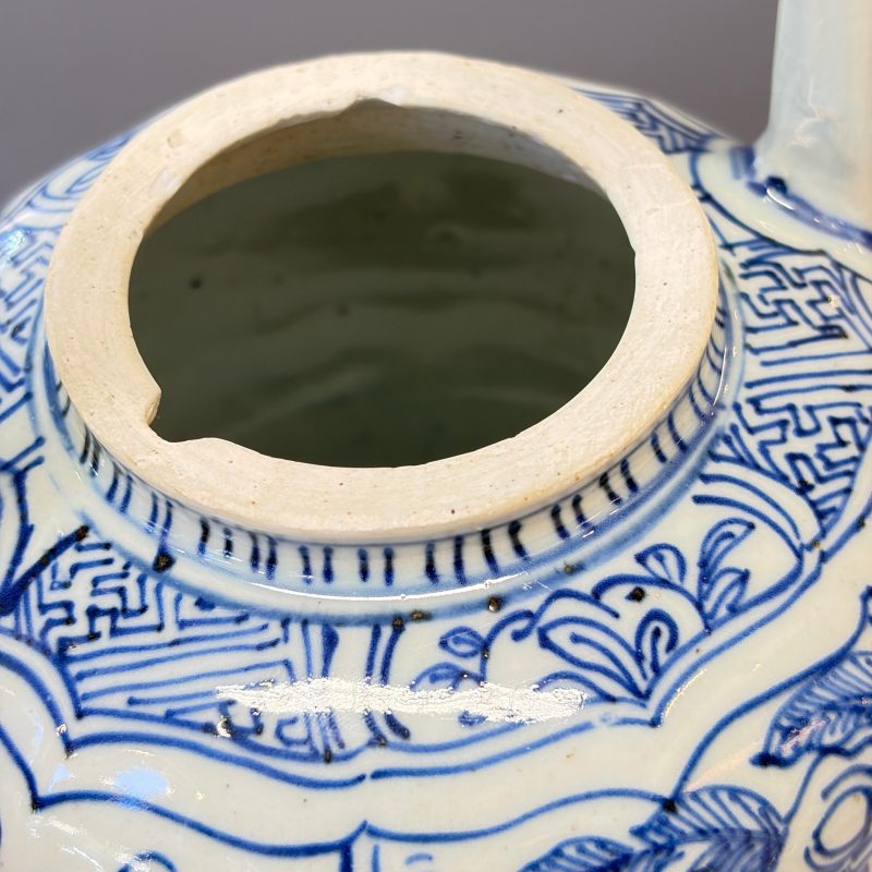 A Chinese blue and white 'Buddhist Lion' wine pot and cover - 图27