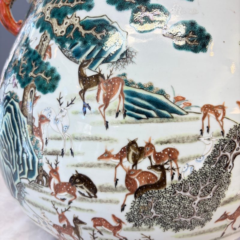 A large Chinese famille rose '100 deer' 'hu' vase - 图15