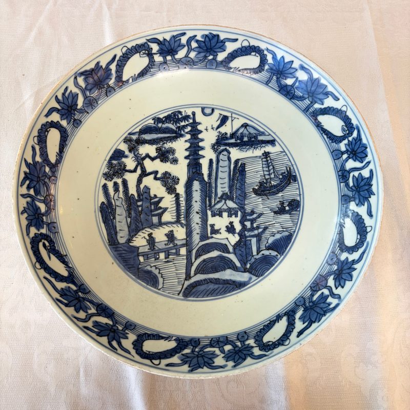 A Chinese blue and white 'Mountainous Landscape' dish - 图3