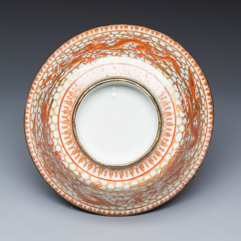 A Chinese Bencharong 'Dragons' bowl and cover for the Thai market - 图7