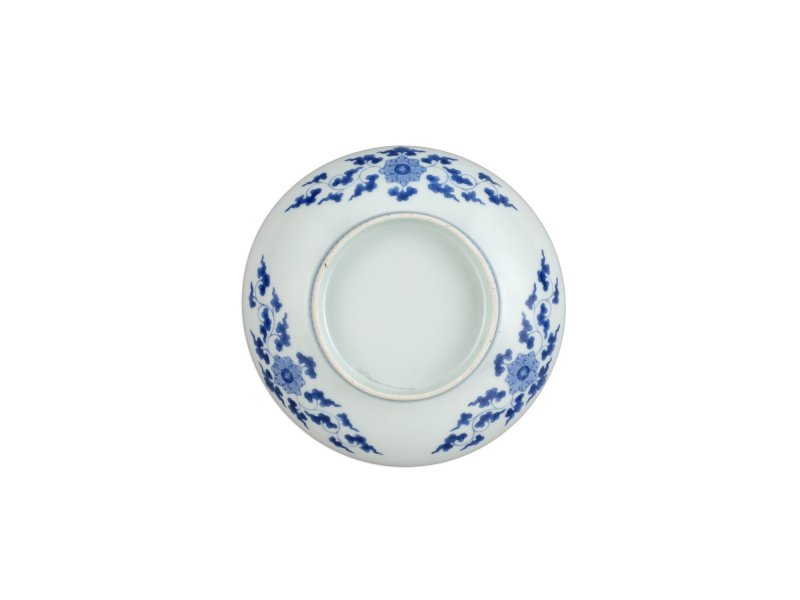 A porcelain dish, Nabeshima ware, Hizen, Edo period, late 17th – early 18th century | 色絵芥子文皿　肥前　鍋島藩窯　江戸時代中期　17世紀後半～18世紀前半 - 图3