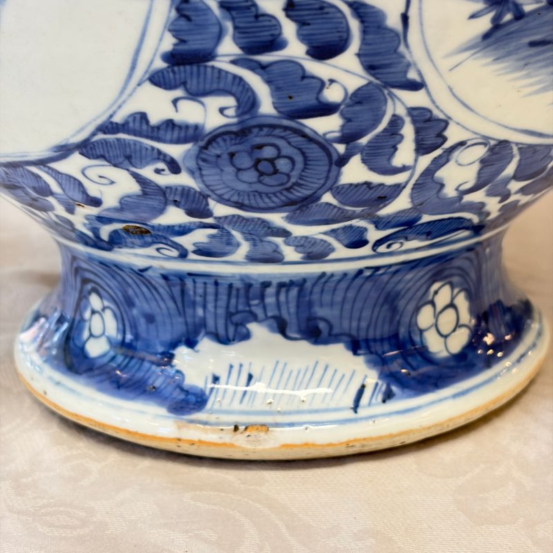 A Chinese blue and white baluster vase and cover with narrative design - 图29