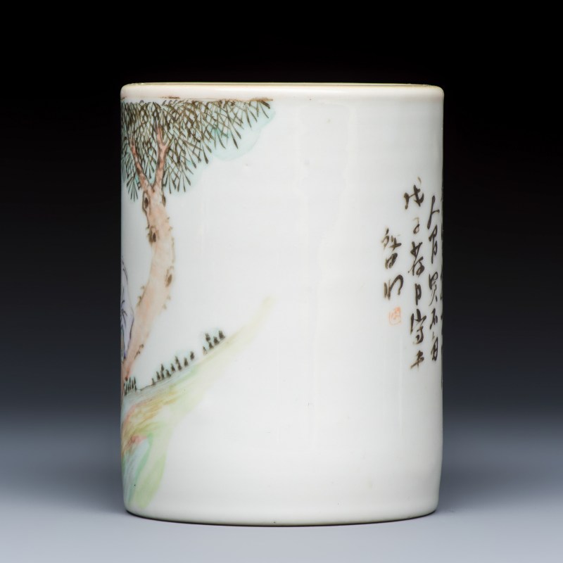 A Chinese qianjiang cai brushpot with figural design - 图3