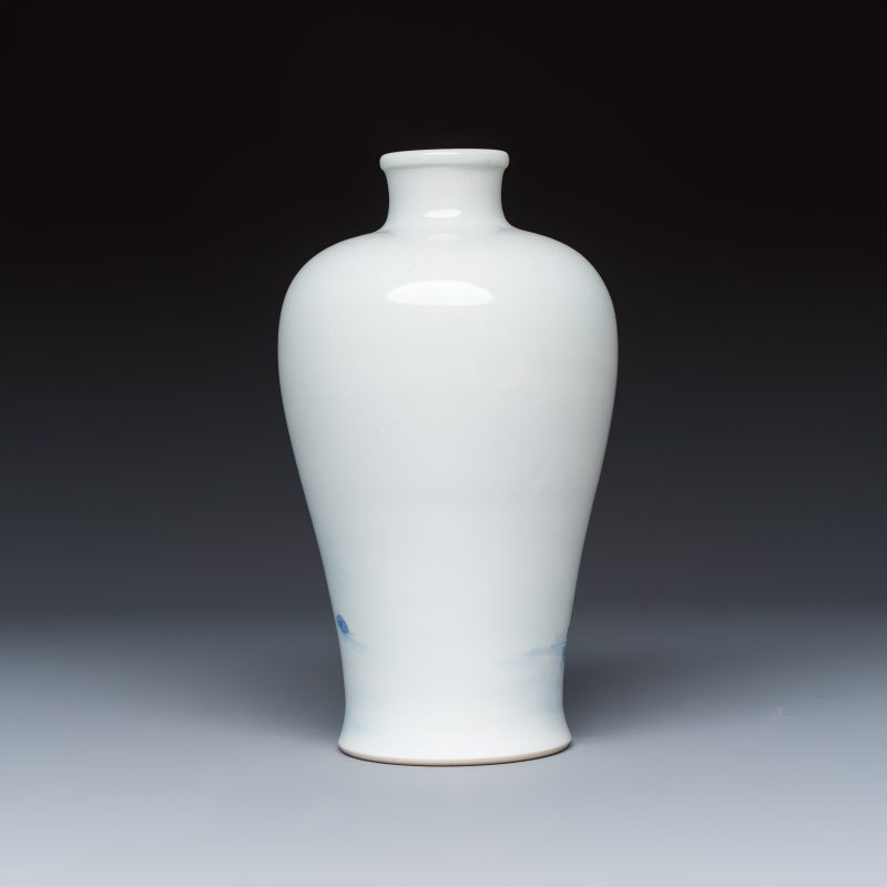 A Chinese blue, white and copper-red 'Crane' vase - 图3