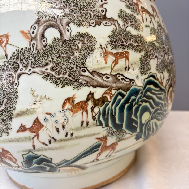 A large Chinese famille rose '100 deer' 'hu' vase - 图18