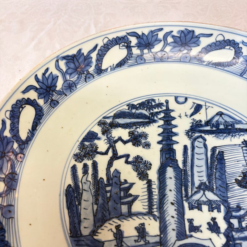 A Chinese blue and white 'Mountainous Landscape' dish - 图5