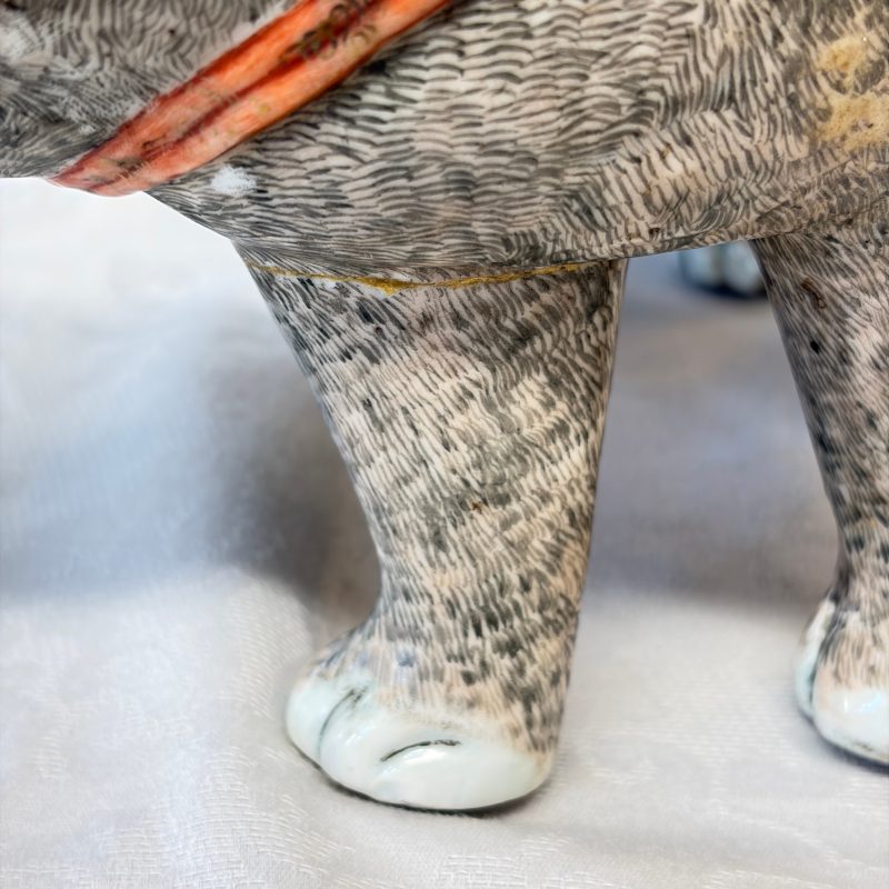 A pair of Chinese famille rose models of elephants - 图22