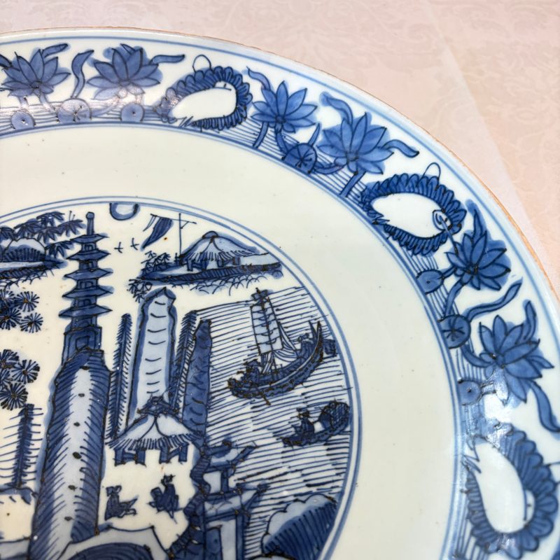 A Chinese blue and white 'Mountainous Landscape' dish - 图6
