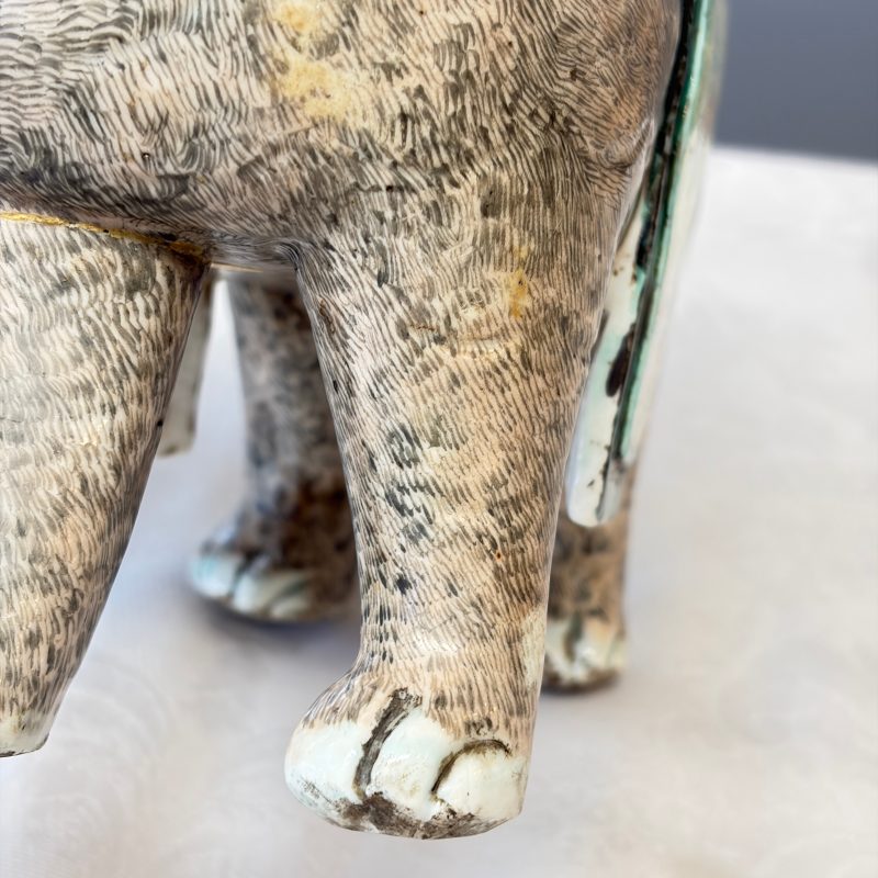 A pair of Chinese famille rose models of elephants - 图24