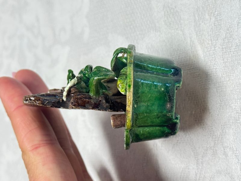 Three Chinese famille verte sancai biscuit 'Jardinière' incense stick holders - 图9
