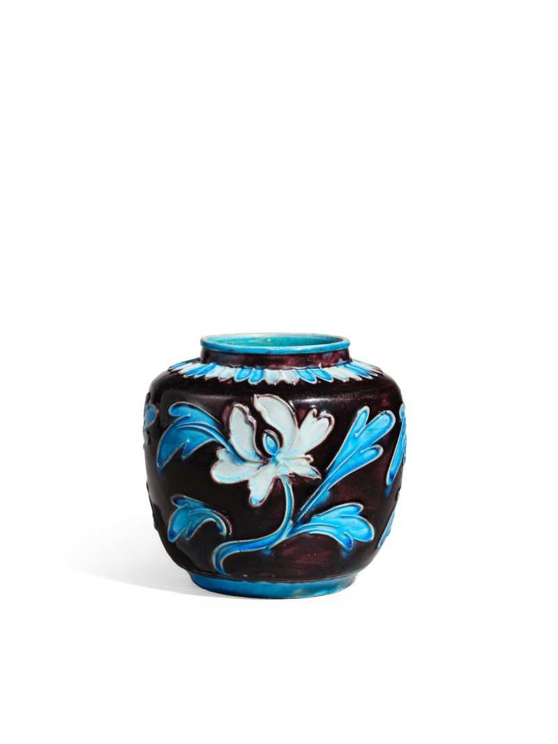 A small fahua 'peony' jar, Ming dynasty, 15th – 16th century | 明十五至十六世紀　琺華牡丹紋小罐