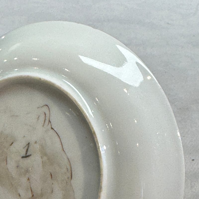 A pair of Chinese famille rose 'Milkmaid' saucers - 图14