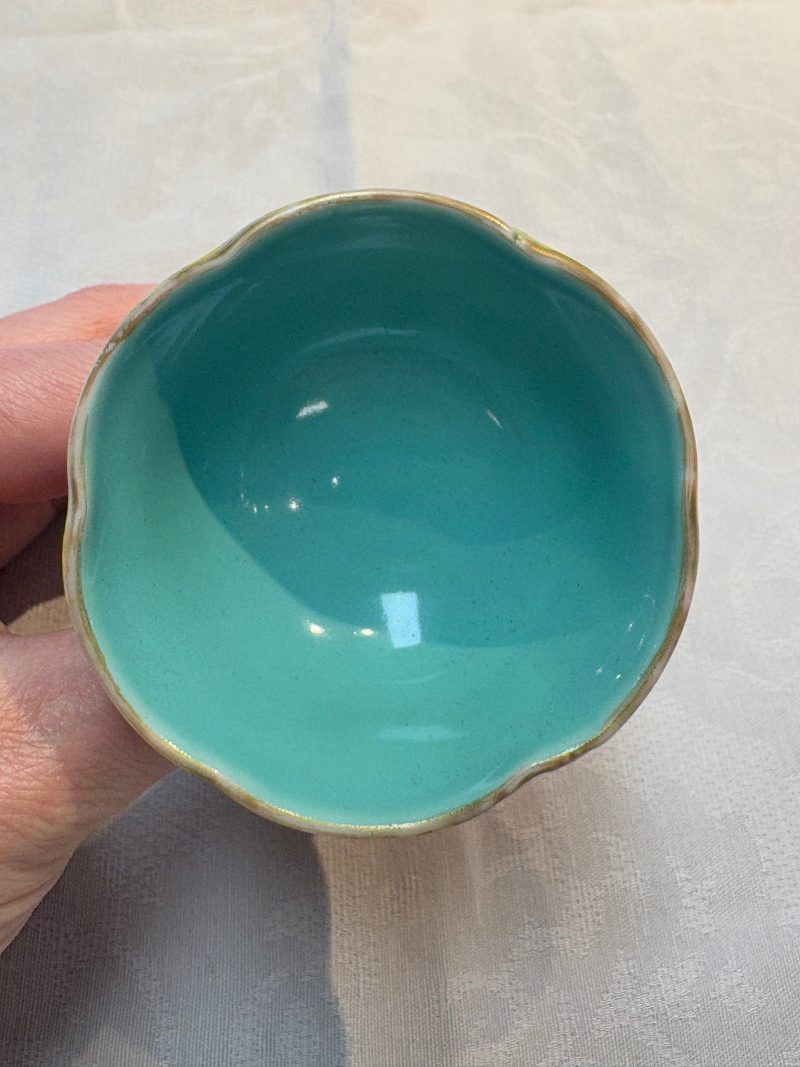A pair of rare Chinese famille rose lotus-shaped stem cups - 图13