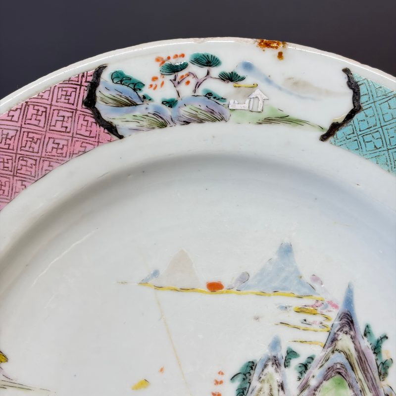 A collection of 13 Chinese famille rose 'Landscape' plates and dishes - 图118