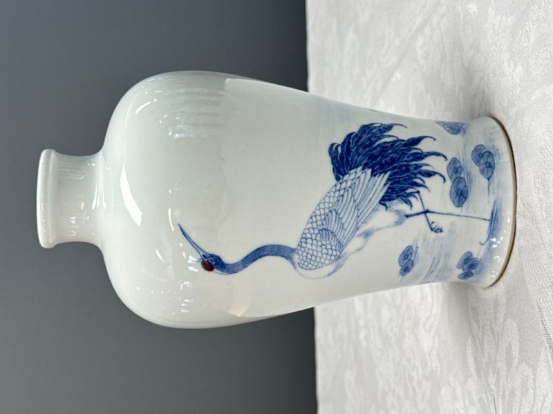 A Chinese blue, white and copper-red 'Crane' vase - 图7