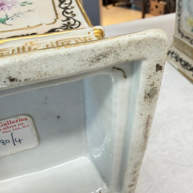 A pair of extremely rare Chinese Canton famille rose bough pots - 图41