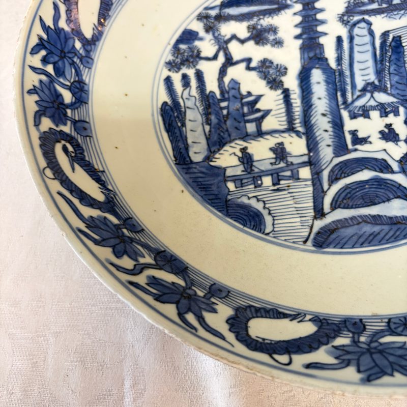 A Chinese blue and white 'Mountainous Landscape' dish - 图8