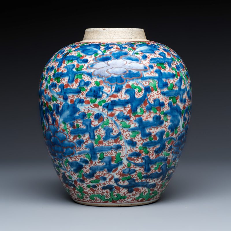 A Chinese wucai 'Peony Scroll' jar - 图4