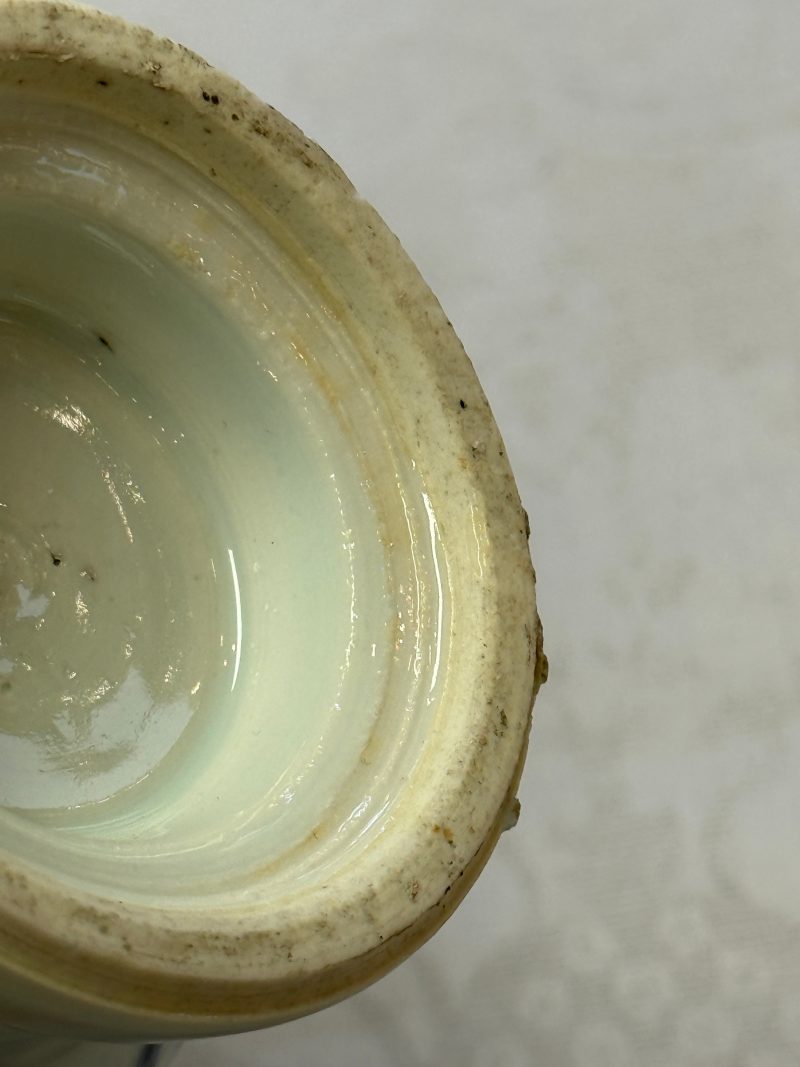 A Chinese blue and white jug with floral design - 图20