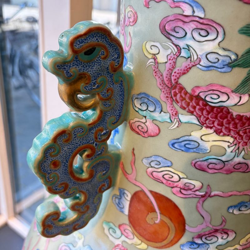 A large Chinese famille rose celadon-ground 'Dragon' vase - 图11