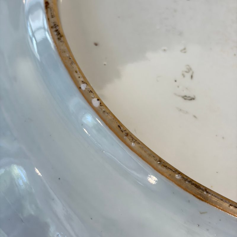 An unusual large octagonal Chinese famille verte dish with a lady playing the qin - 图25