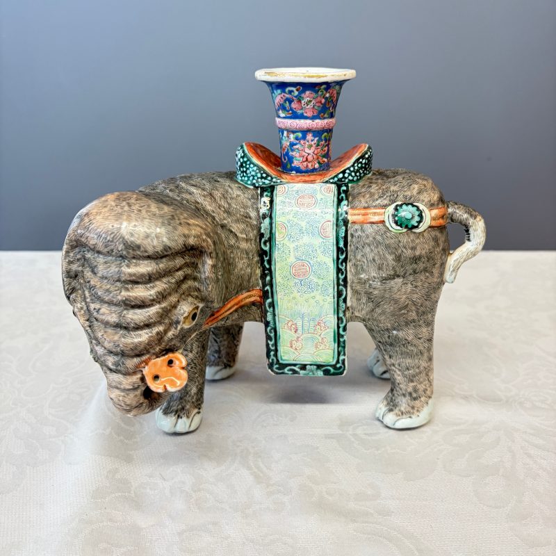 A pair of Chinese famille rose models of elephants - 图29