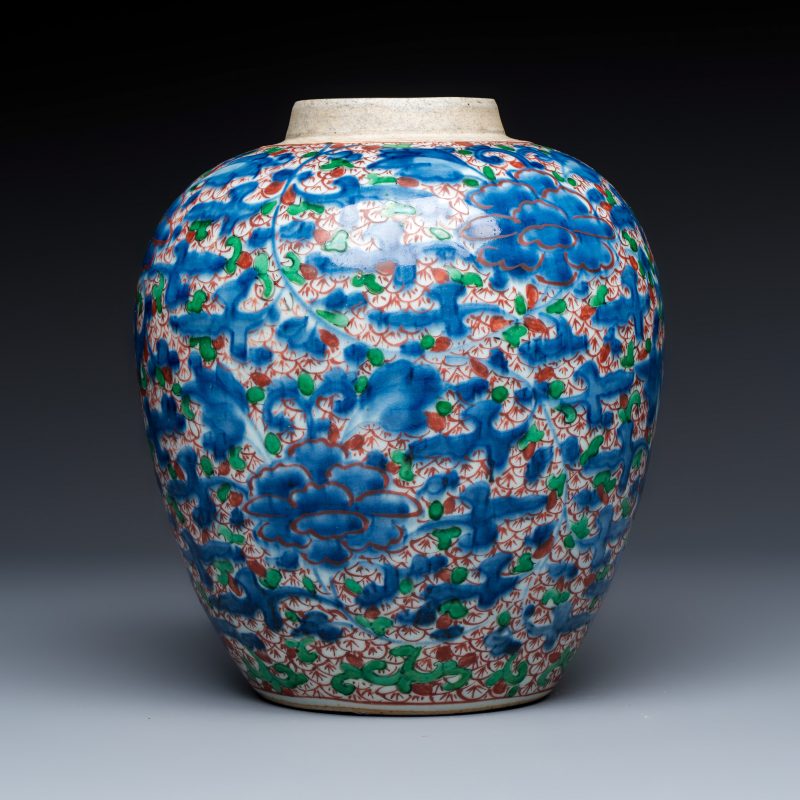 A Chinese wucai 'Peony Scroll' jar - 图5