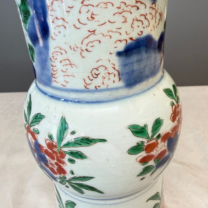 A Chinese wucai 'Gu' vase with Sanxing design - 图16