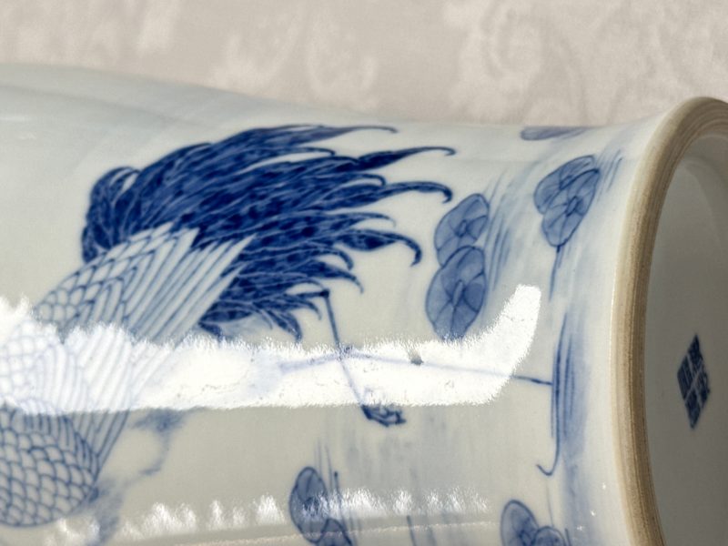 A Chinese blue, white and copper-red 'Crane' vase - 图11