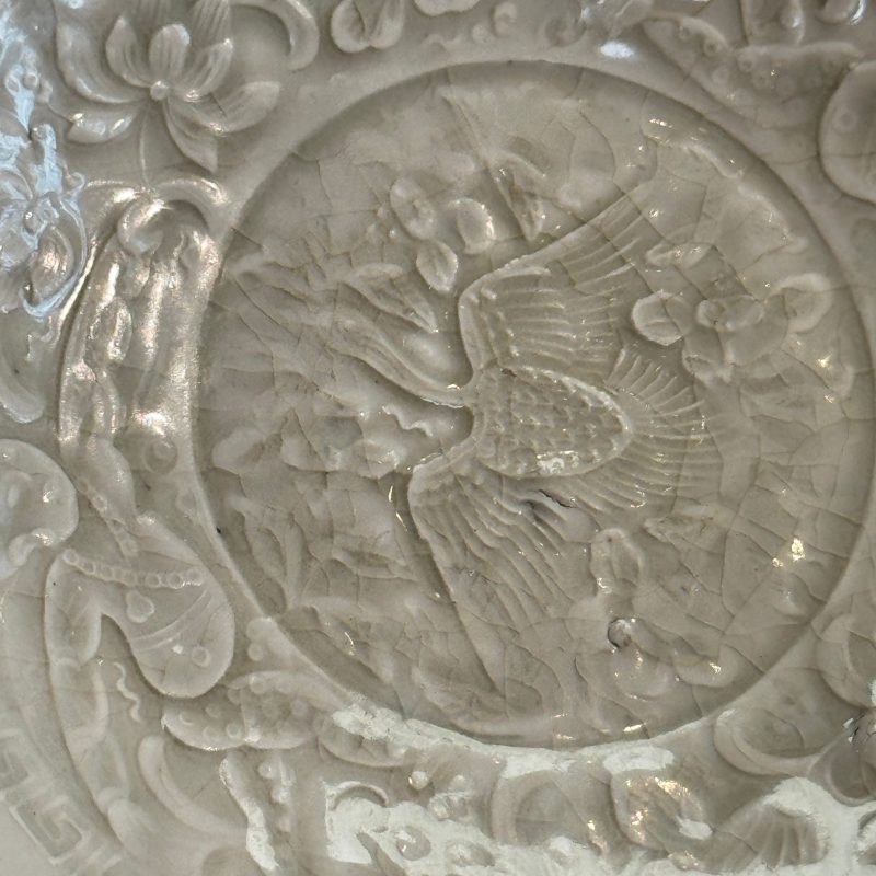 Two Chinese qingbai plates and a Longquan celadon plate - 图23