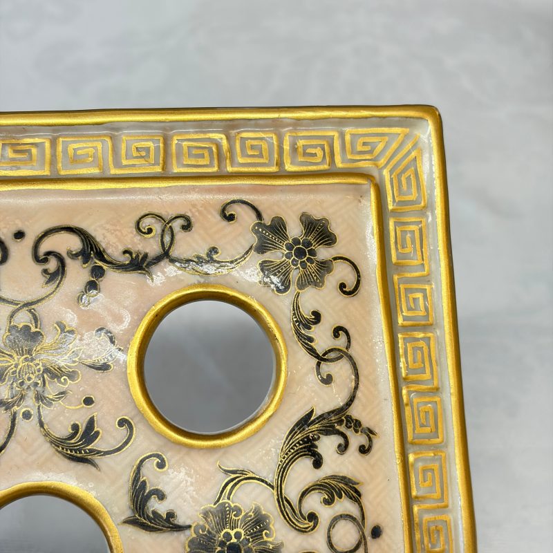 A pair of extremely rare Chinese Canton famille rose bough pots - 图45