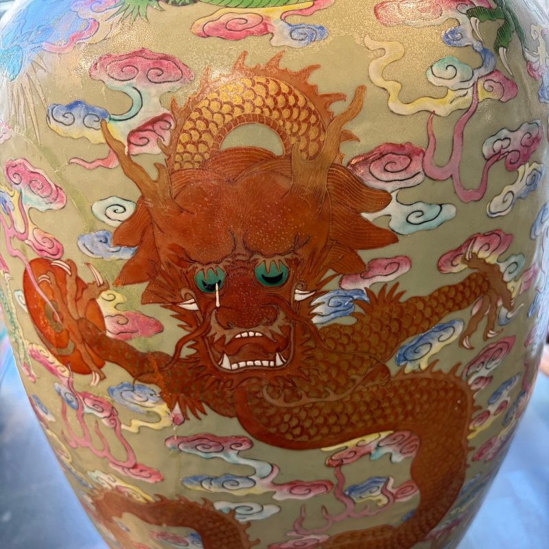 A large Chinese famille rose celadon-ground 'Dragon' vase - 图15