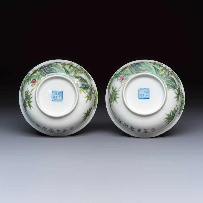 A pair of Chinese famille rose shallow bowls with birds among bamboo, and bats - 图7