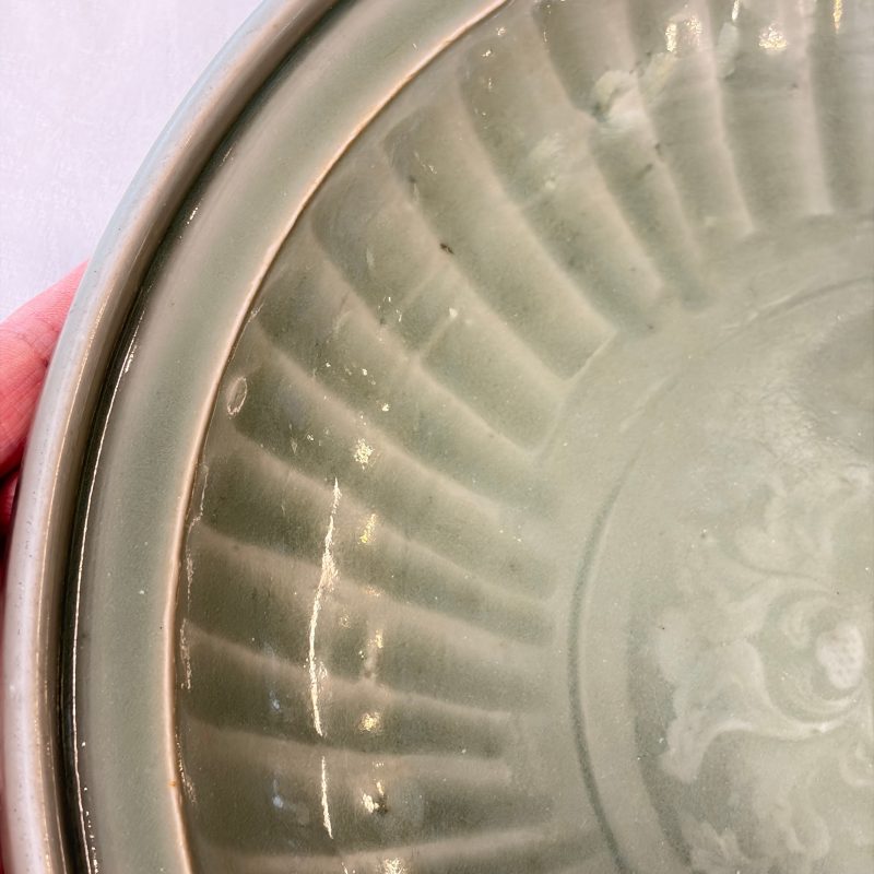 A Chinese Longquan celadon dish with incised floral design - 图7