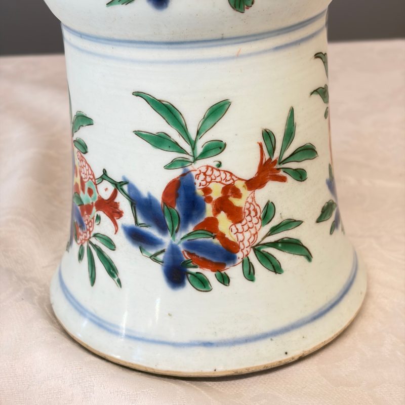 A Chinese wucai 'Gu' vase with Sanxing design - 图22