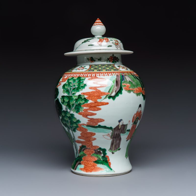 A Chinese famille verte 'Scholars and Court Ladies' baluster vase and cover - 图5