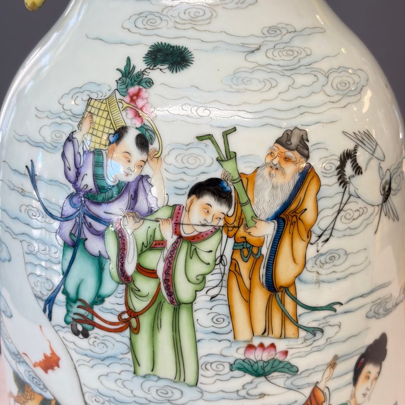 A pair of Chinese famille rose 'Immortals' vases - 图26