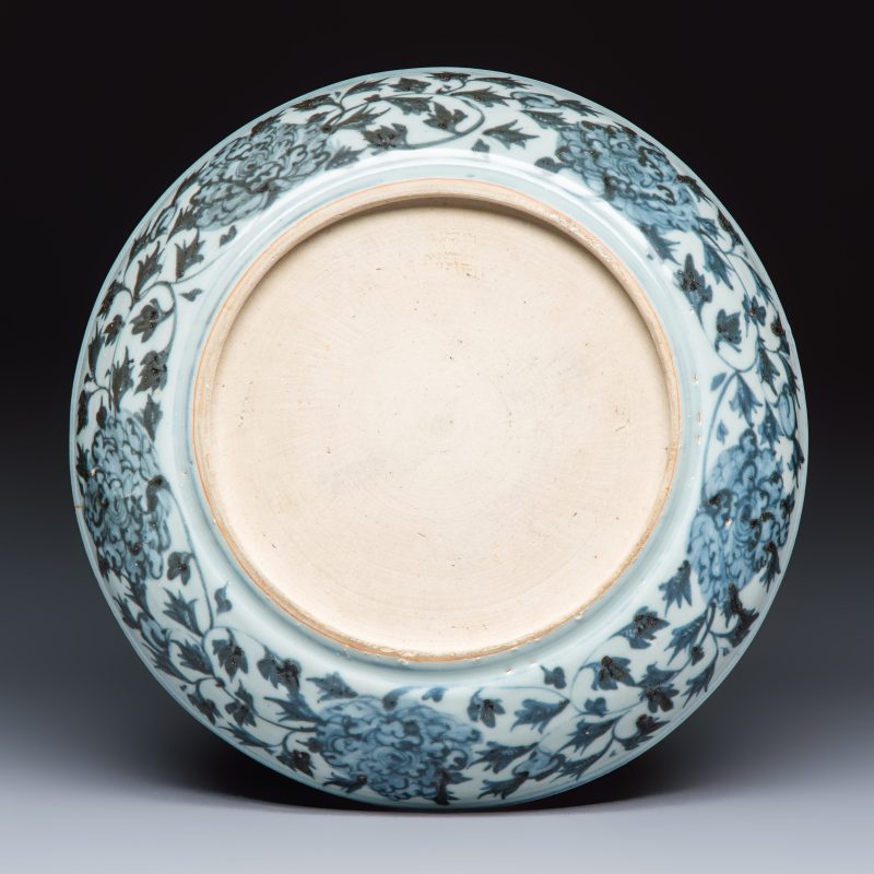 A Chinese blue and white 'Deer' dish - 图2